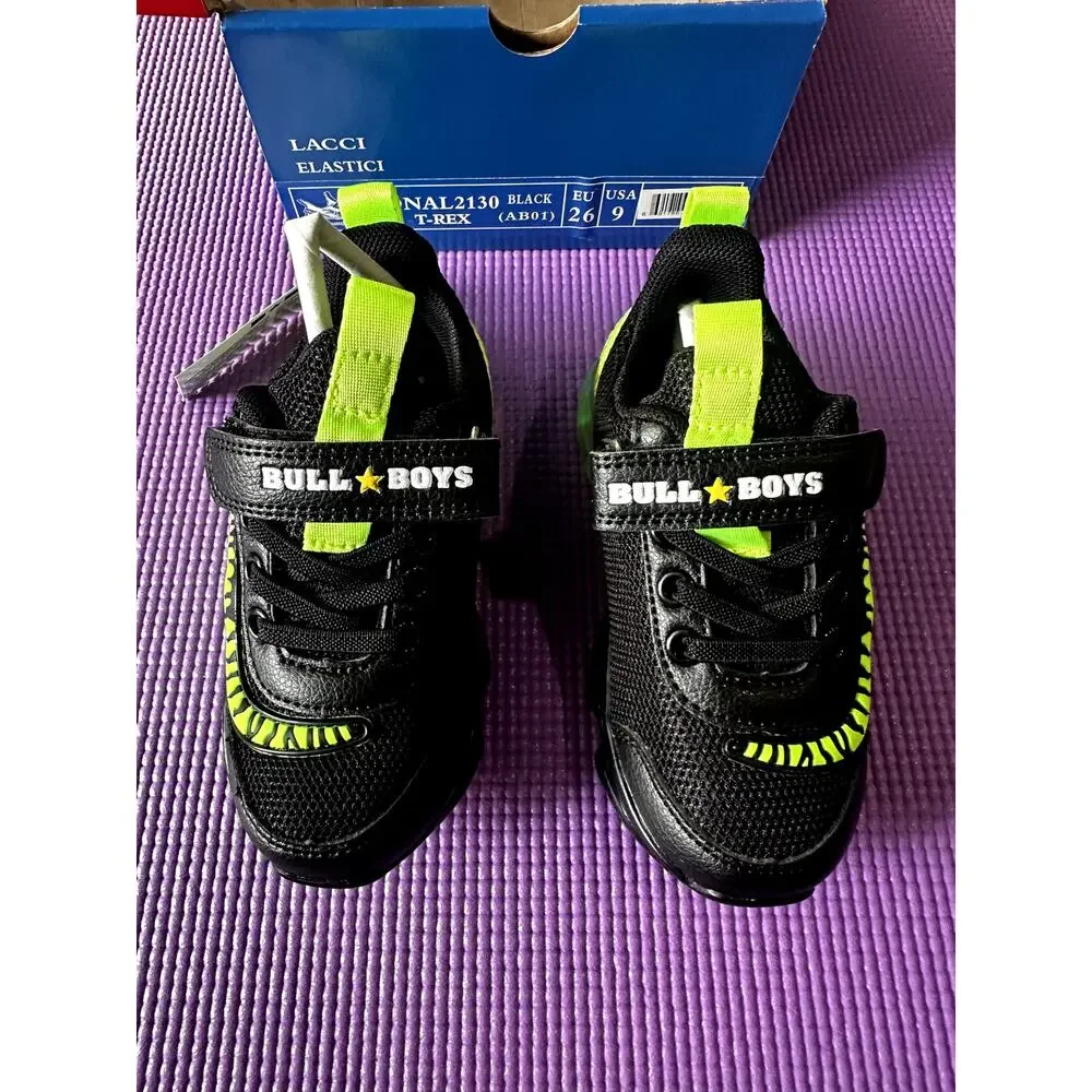 New Bull Boys DNAL2130 T-Rex Light Up Dinosaur Sneakers Boys size US 9 EU26